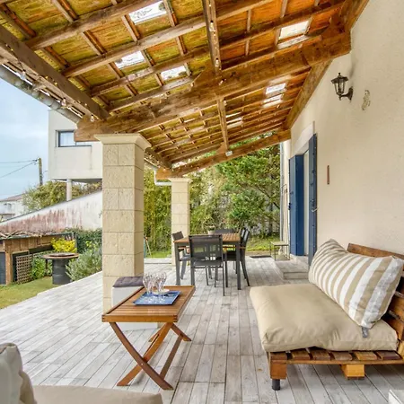 Holiday home 2 Bedroom Awesome In Royan