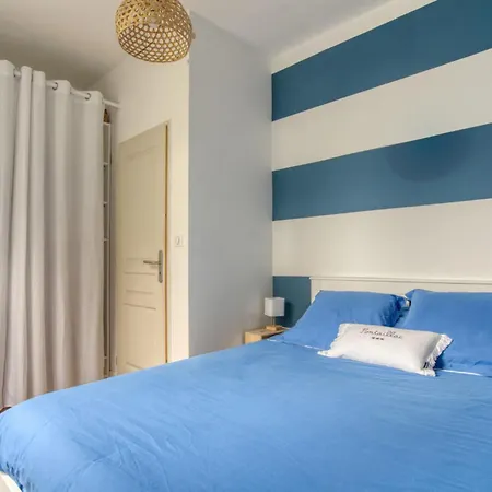 2 Bedroom Awesome In Holiday home *