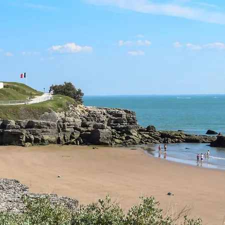 Holiday home 2 Bedroom Awesome In Royan