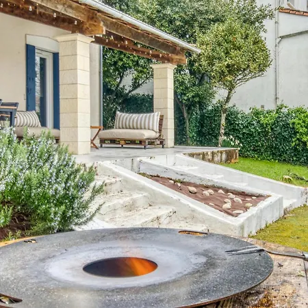2 Bedroom Awesome In * Royan