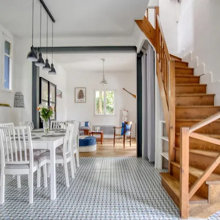 2 Bedroom Awesome In *